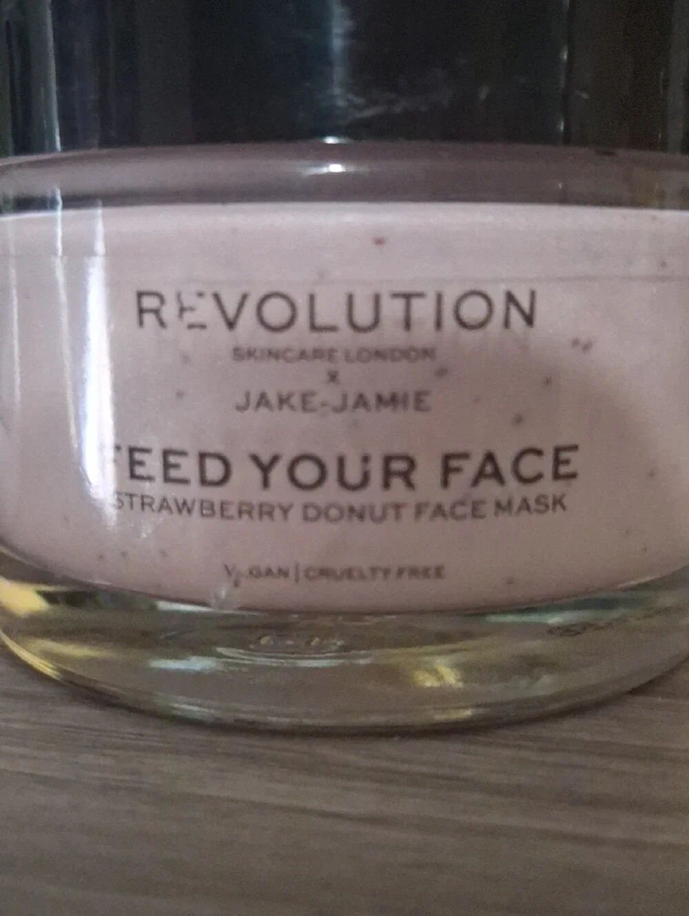 Revolution Feed Your Face Strawberry Donut Mask - Light Pink